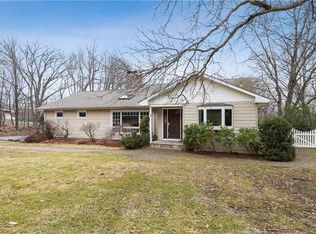 3 Cedar Dr E, Briarcliff Manor, NY 10510