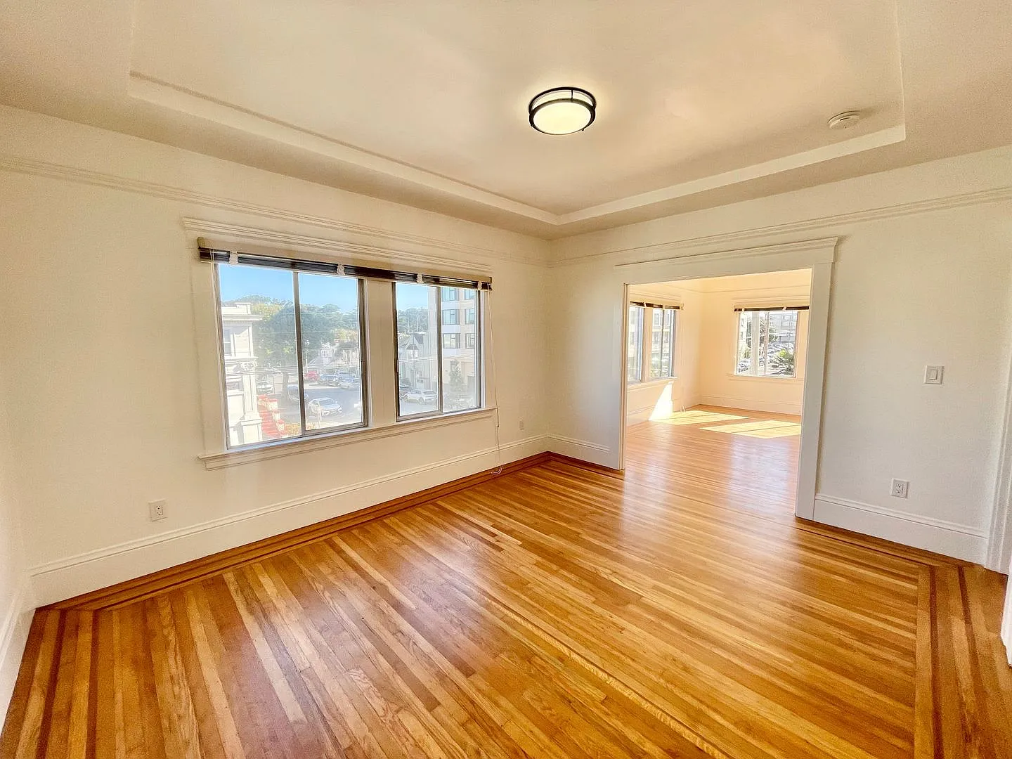 Charming San Francisco Home With Garage Parking & Shared Backyard - Progressive — Photo 3