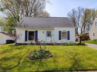 2127 Suncrest Dr, Cuyahoga Falls, OH 44221