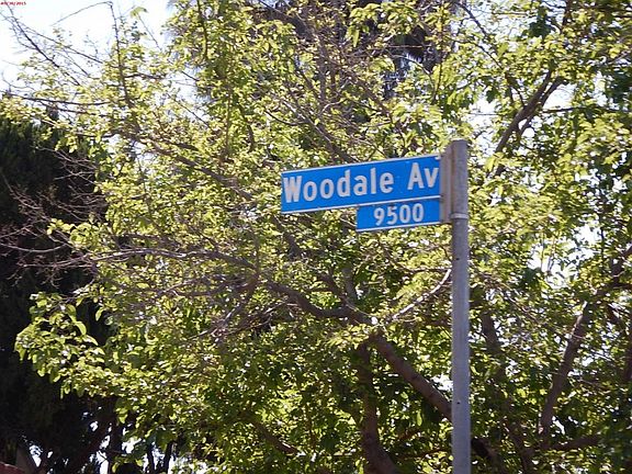 5th image of 9460 Woodale Ave