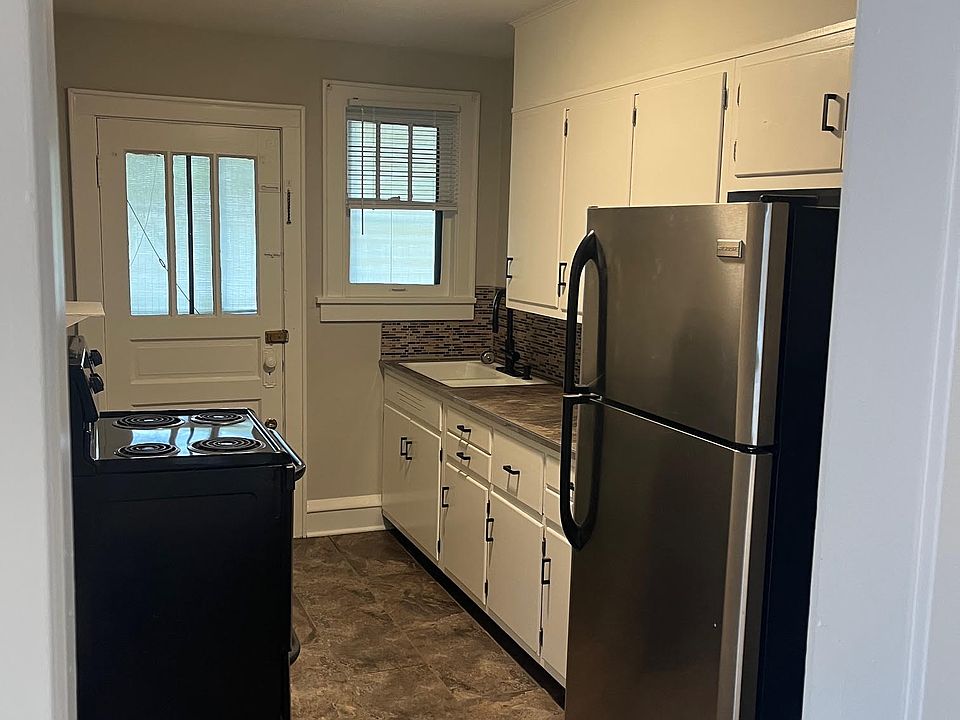 1st image of 32 Briarwood Ave #4