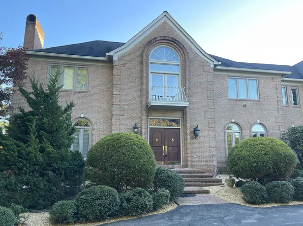 9 Alloway Ct, Potomac, MD 20854