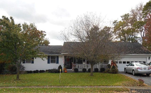 2nd image of 113 Forest Dr
