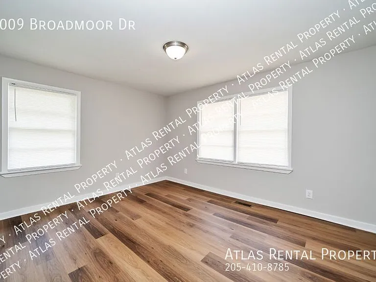 1009 Broadmoor Dr — Photo 8