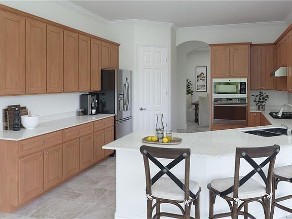 2nd image of 2251 Somerset Pl
