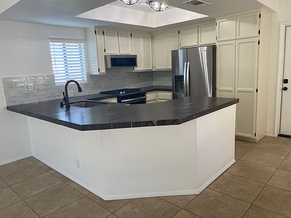 4th image of 75464 La Cresta Dr