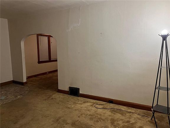 5th image of 216 S 8th St