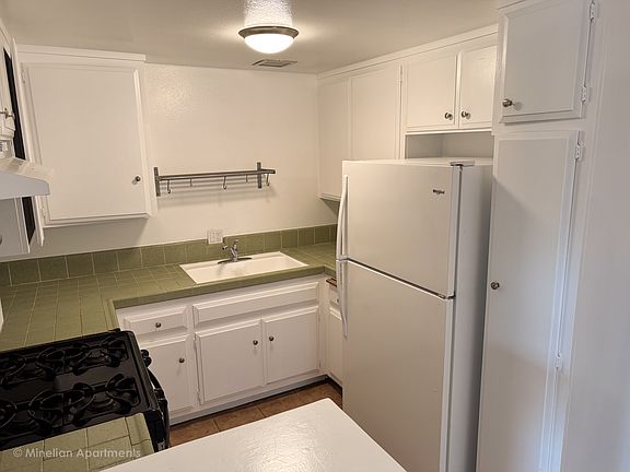 5th image of 1813 12th St APT B