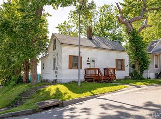 3702 Garnier St, Saint Louis, MO 63116