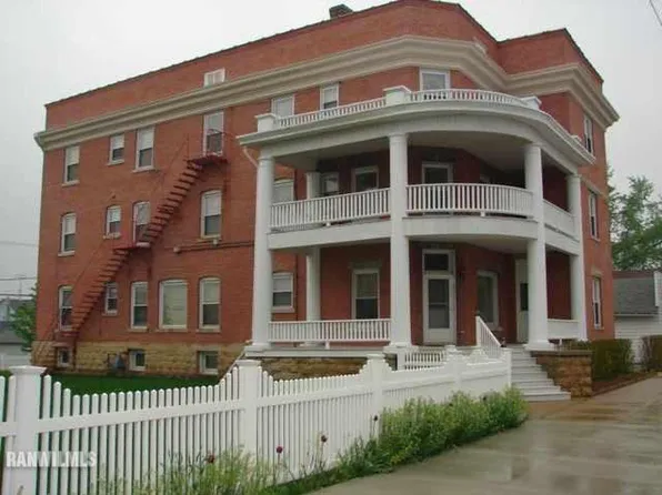 118 E Railroad St APT 8, Lena, IL 61048