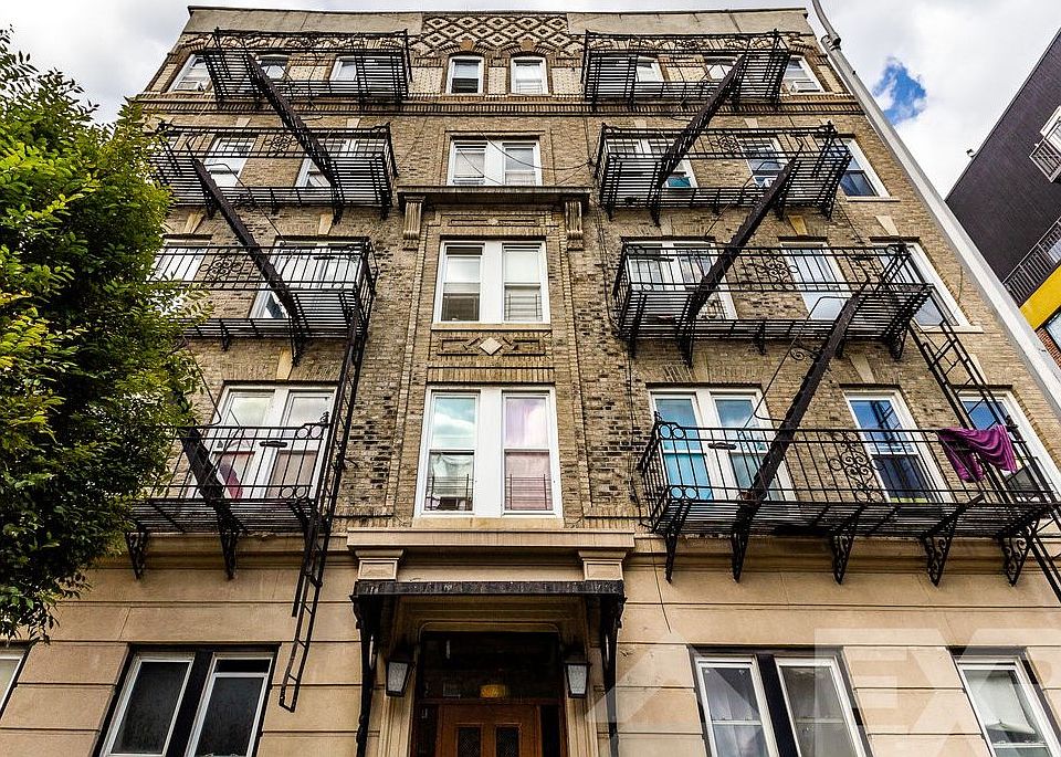 1st image of 709 Dekalb Ave APT 8
