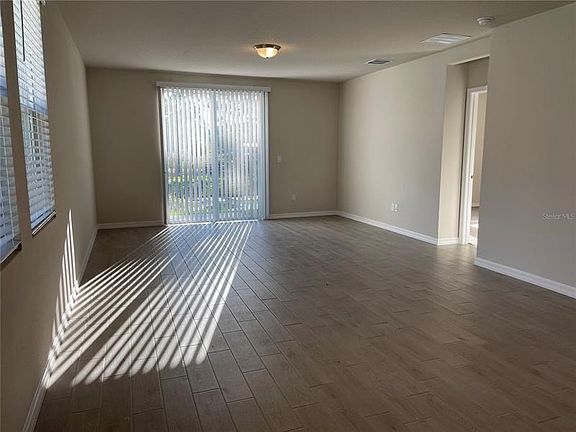 5th image of 3289 Fresno Pl