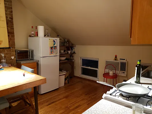 Rented by MCR Realty | media 20