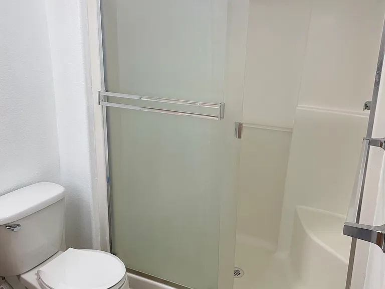 5710 NE 135th Ave — Photo 3