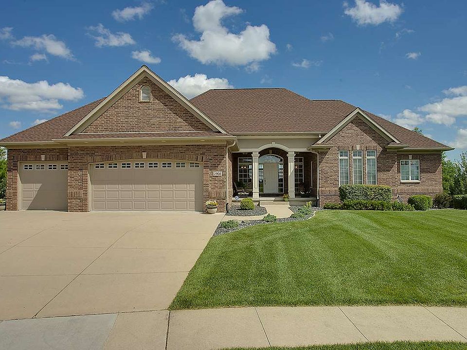 1st image of 2908 Stratford Ct