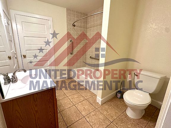 5th image of 207 N Alameda St