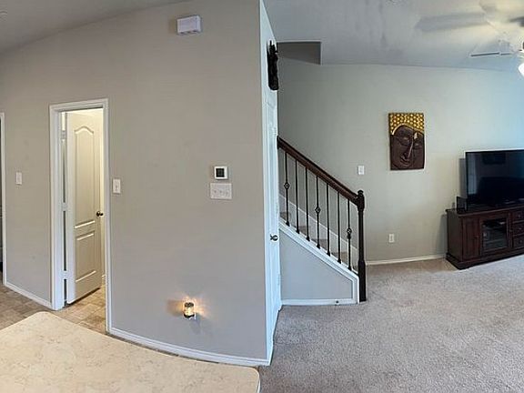 5th image of 2212 Greystone Dr