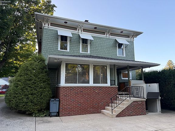 3rd image of 242 E Main St