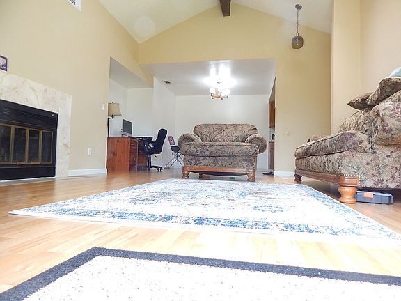 4th image of 100 Cedar Rock Cir