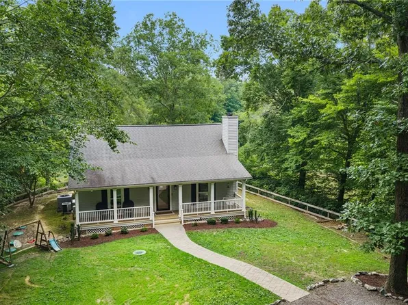 70 Mill Ridge Rd, Hartfield, VA 23071