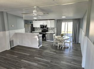 223 Lake Huron Dr, Mulberry, FL 33860