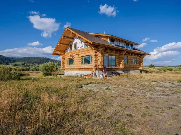 521 Heron Dr, West Yellowstone, MT 59758