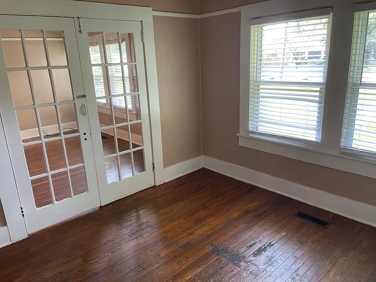 215 Samford Ave #B — Photo 7