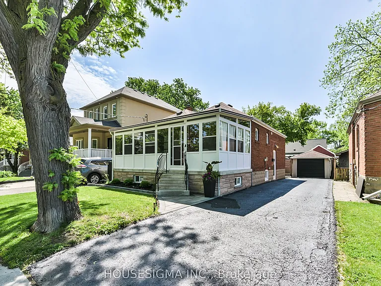 205 William St — Photo 2