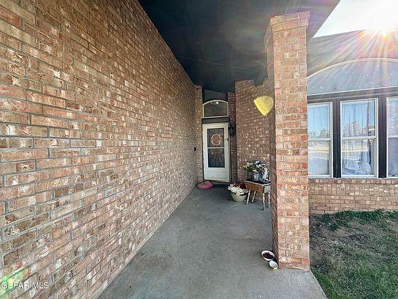 5th image of 5030 Round Rock Dr