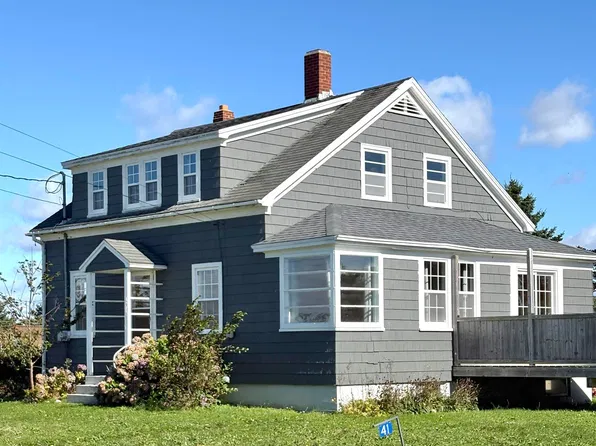 41 School St, Clarks Harbour, NS B0W 1P0