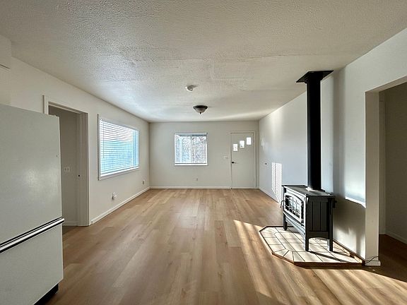 2nd image of 308 N Pacific St