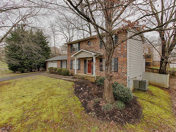 2nd image of 1604 Bexhill Dr