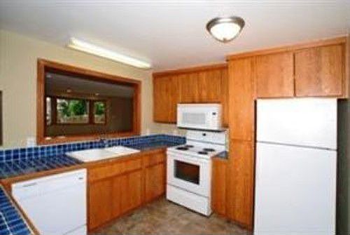 3rd image of 8924 15th Pl SE