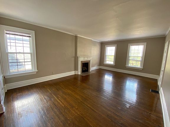 5th image of 387 W 8th Ave #17812449
