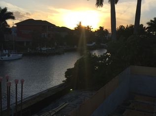 402 Pine Ave, Naples, FL 34108