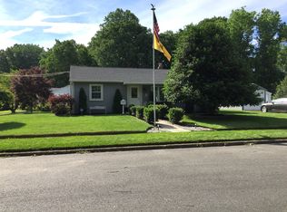 1 Beaver Cir, Stratford, NJ 08084