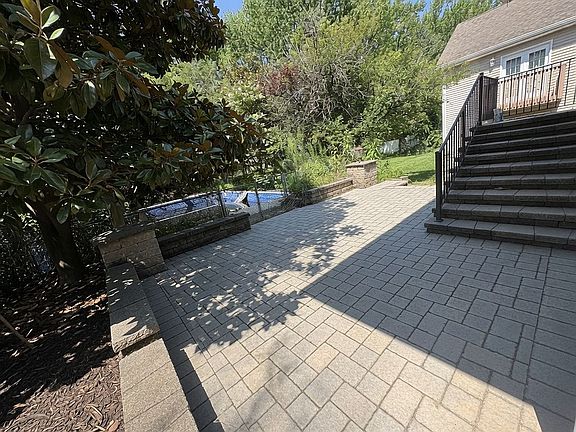 3rd image of 6 Harding Ave