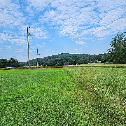 5th image of 1649 James Rd