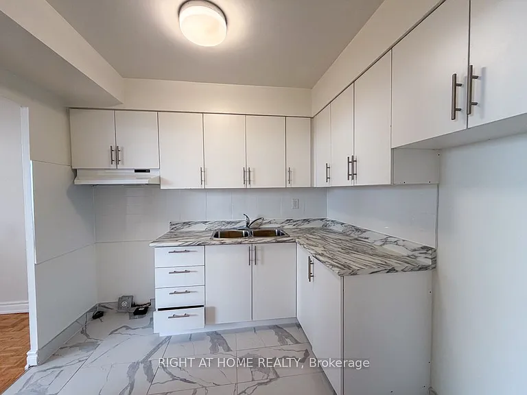1440 Lawrence Ave W #116 — Photo 6
