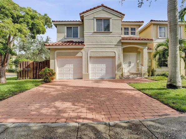 17037 SW 39th St, Hollywood, FL 33027