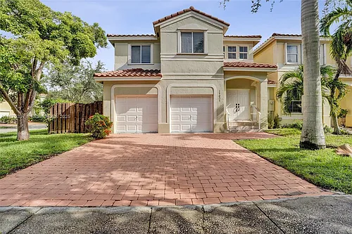 17037 SW 39th St Photo 1