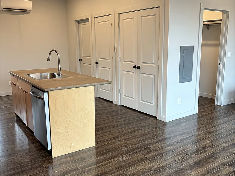 1301 S Walnut St #302 — Photo 4