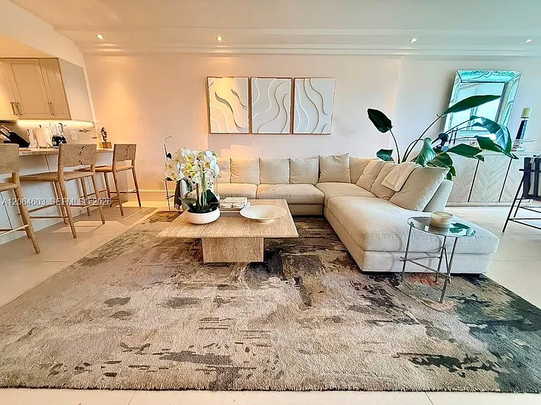 5600 Collins Ave #15S — Photo 4