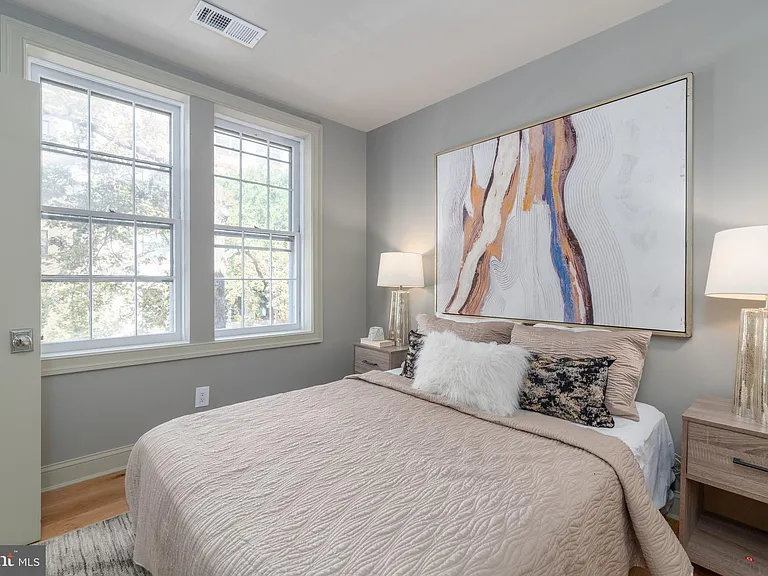 2100 Newport Pl NW #2 — Photo 5