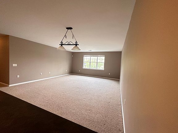 3rd image of 5304 Warminster Dr Unit 204