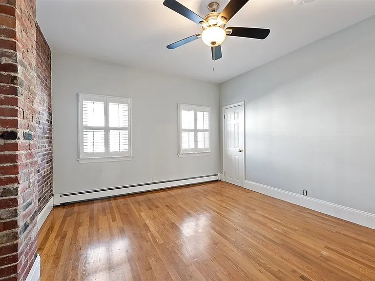 35 Story St #1 — Photo 10