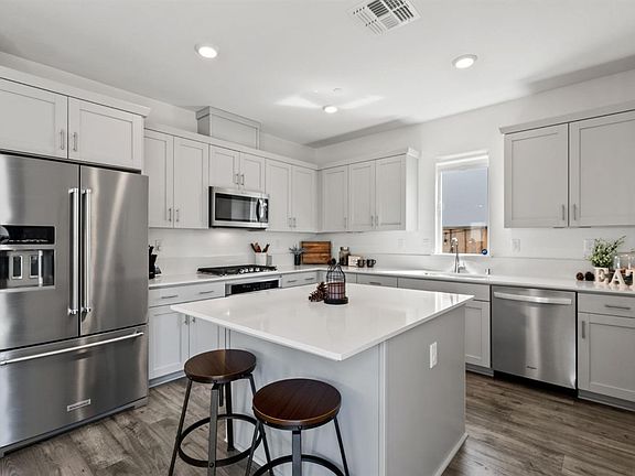 2nd image of 6067 Oak Leaf Place
