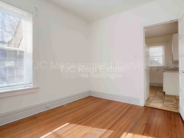 1172 York St #6 — Photo 11