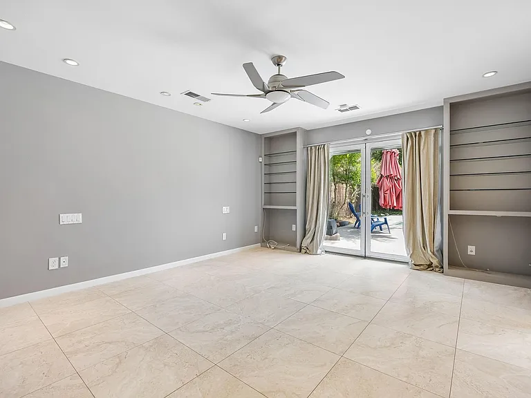 5219 Loch Lomond Dr — Photo 15