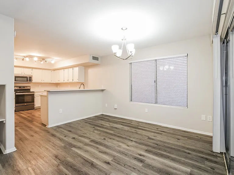 425 S Sunrise Dr — Photo 6